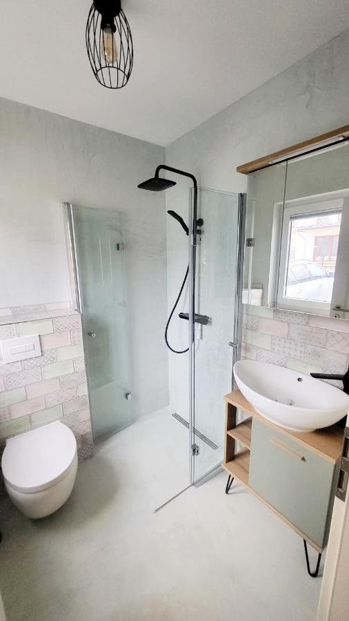 Seehaus Pippa Mit Sauna And Whirlpool Direkt Am See Mucheln Ngoại thất bức ảnh